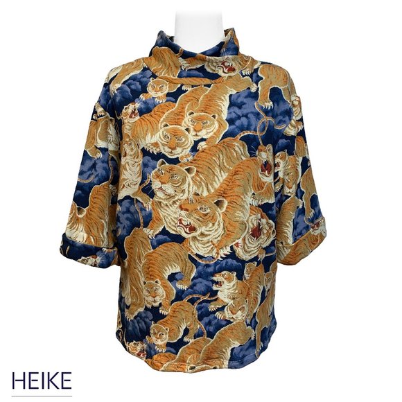 HEIKE Chinami Sweatshirt, Tigers Printed Pattern - Picture 1 of 5